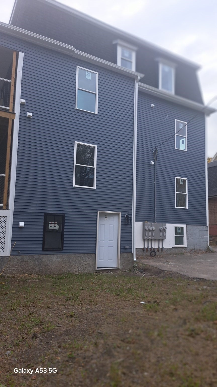 3 Hancock St B