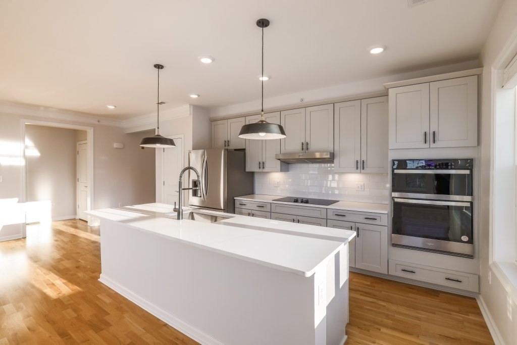 6 Peters Farm Way 406