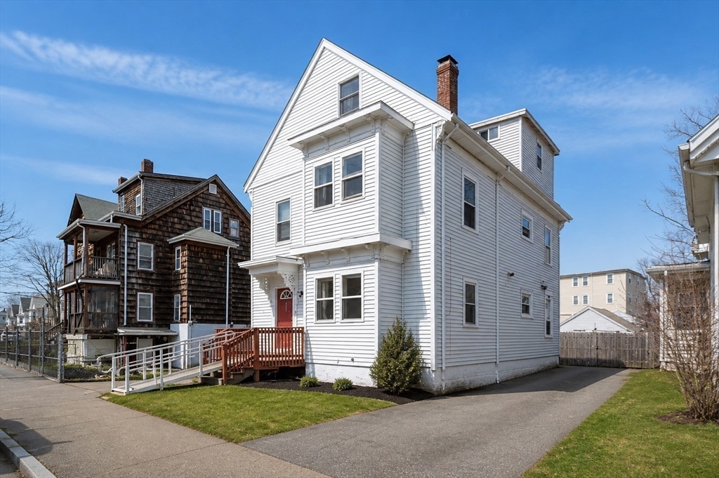 33 Columbia ST, Brockton, MA Photo #25