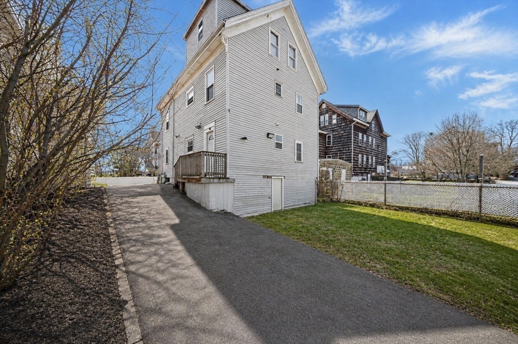33 Columbia ST, Brockton, MA Photo #23