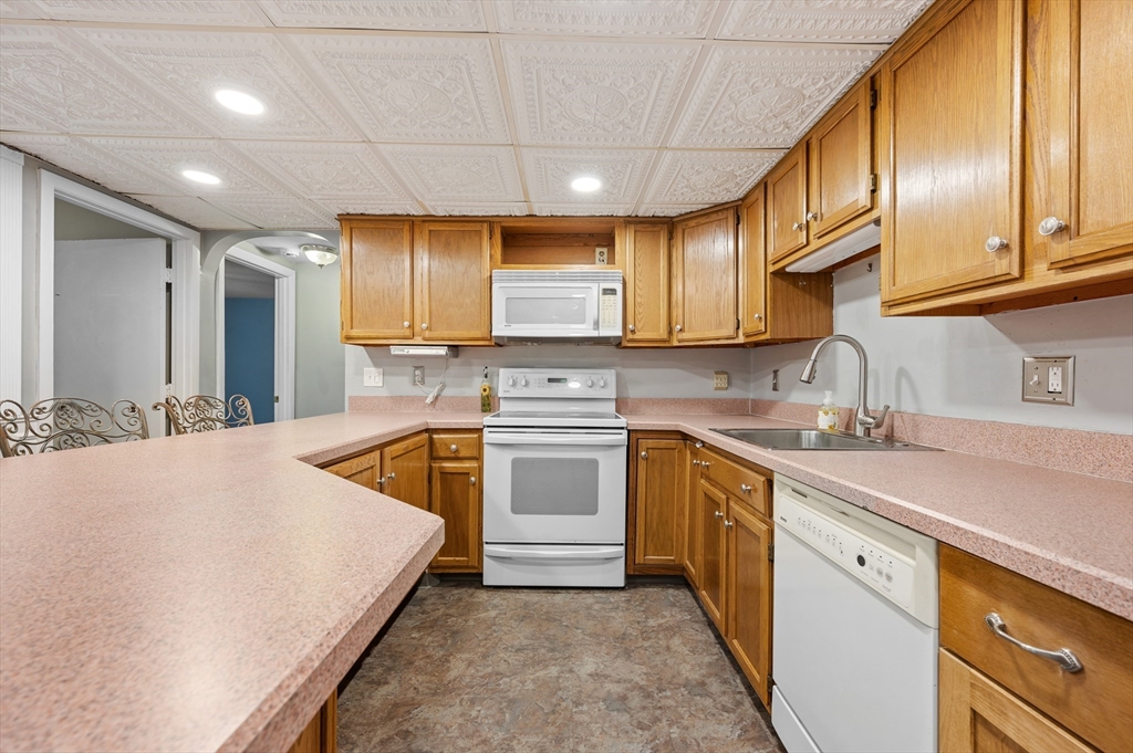 19 Shadowbrook Ln 13