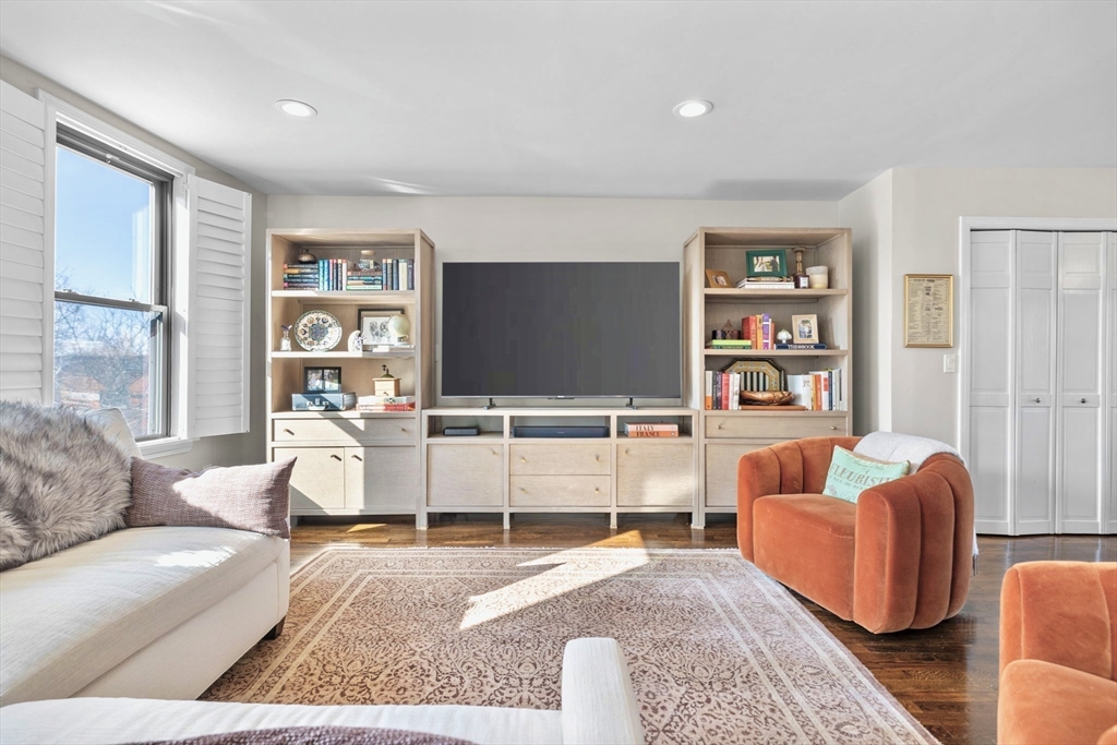 417 Bunker Hill St 2