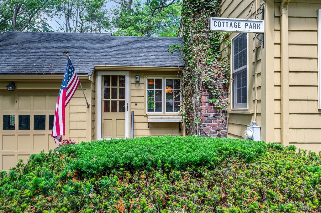 16 Cottage Park