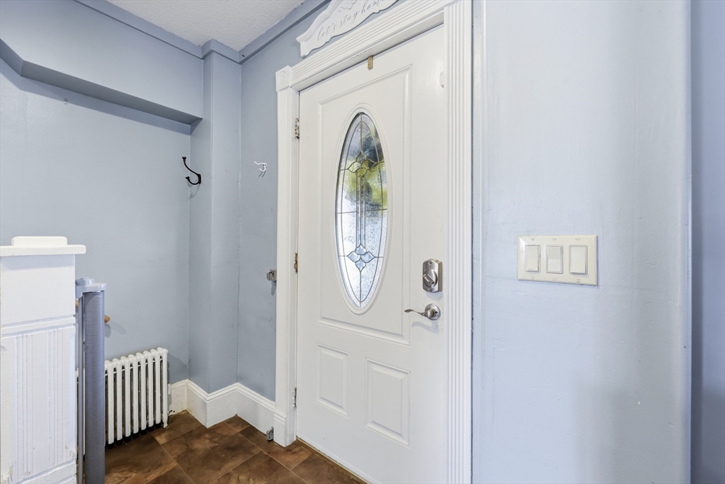 28 Cedar St