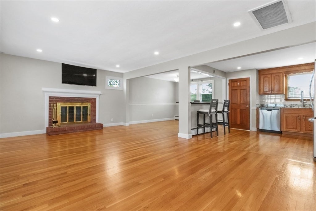 120 Kingston Road
