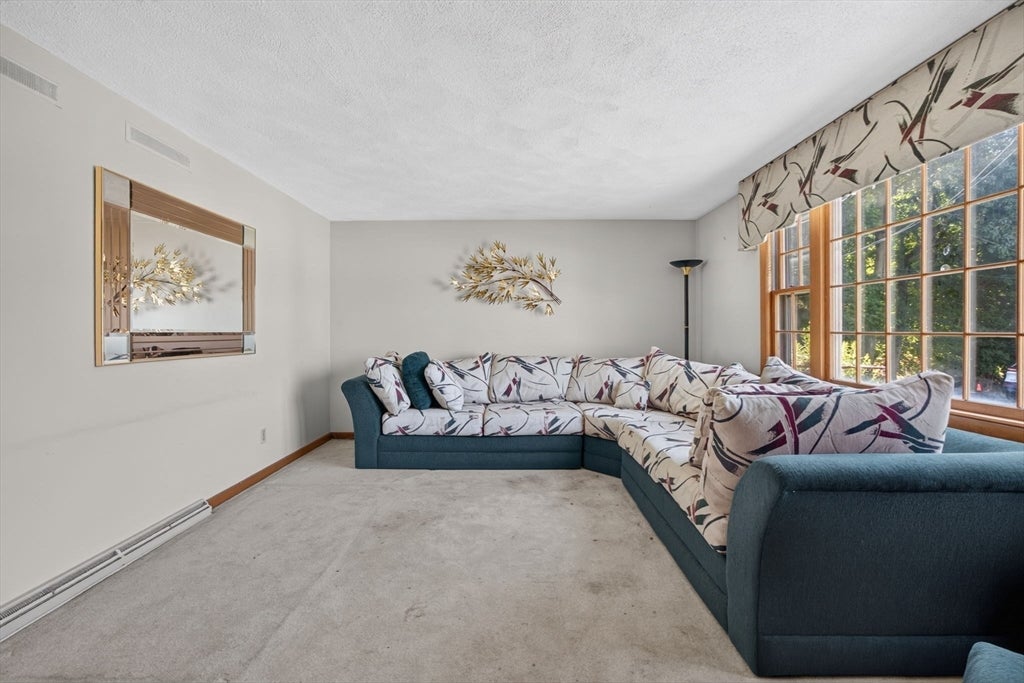 39 Mountain Ave