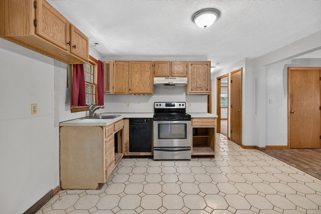 39 Mountain Ave, Saugus, MA, 39 Mountain Ave, Saugus, MA Photo #6