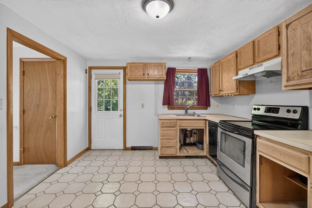 39 Mountain Ave, Saugus, MA, 39 Mountain Ave, Saugus, MA Photo #8