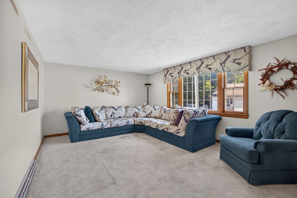 39 Mountain Ave