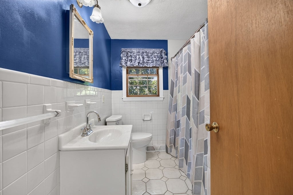 39 Mountain Ave, Saugus, MA, 39 Mountain Ave, Saugus, MA Photo #12