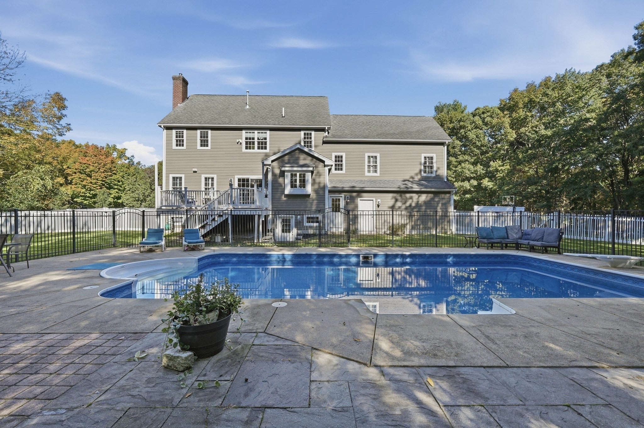 23 Brook St