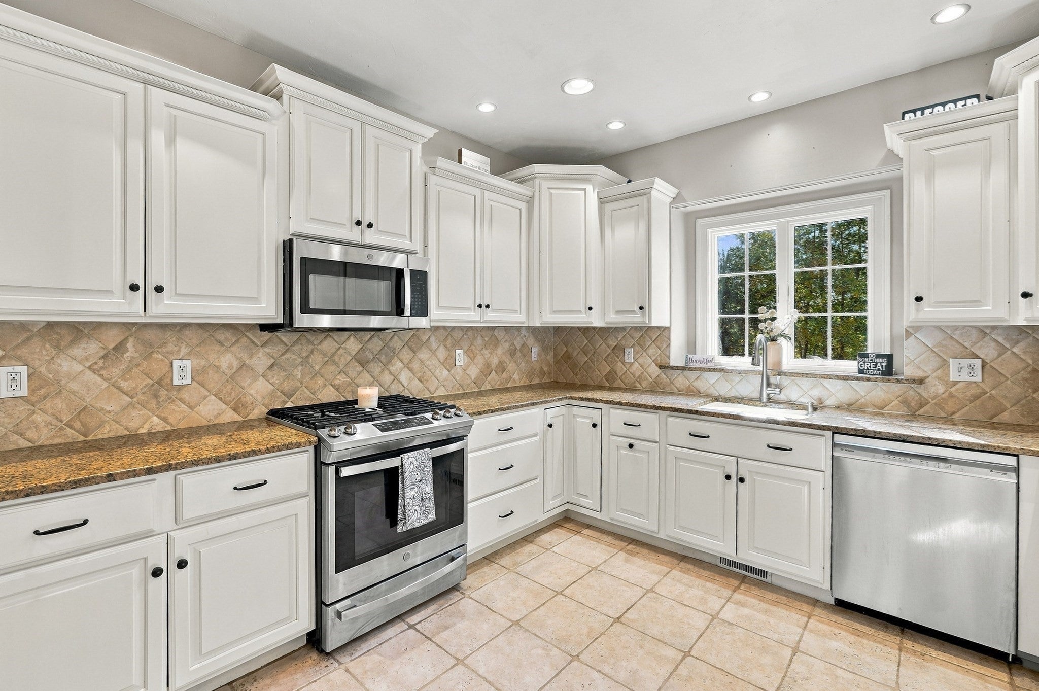 23 Brook St, Raynham, MA Photo #6