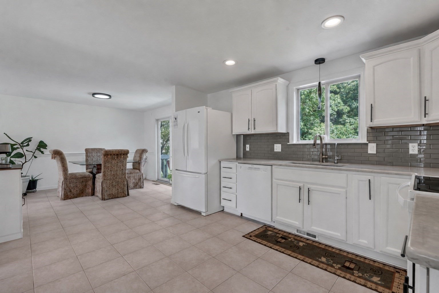 6 Fleuette Drive