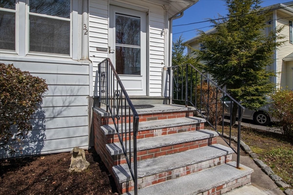 32 Courtney Road