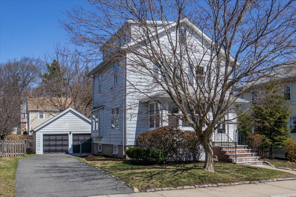 32 Courtney Road