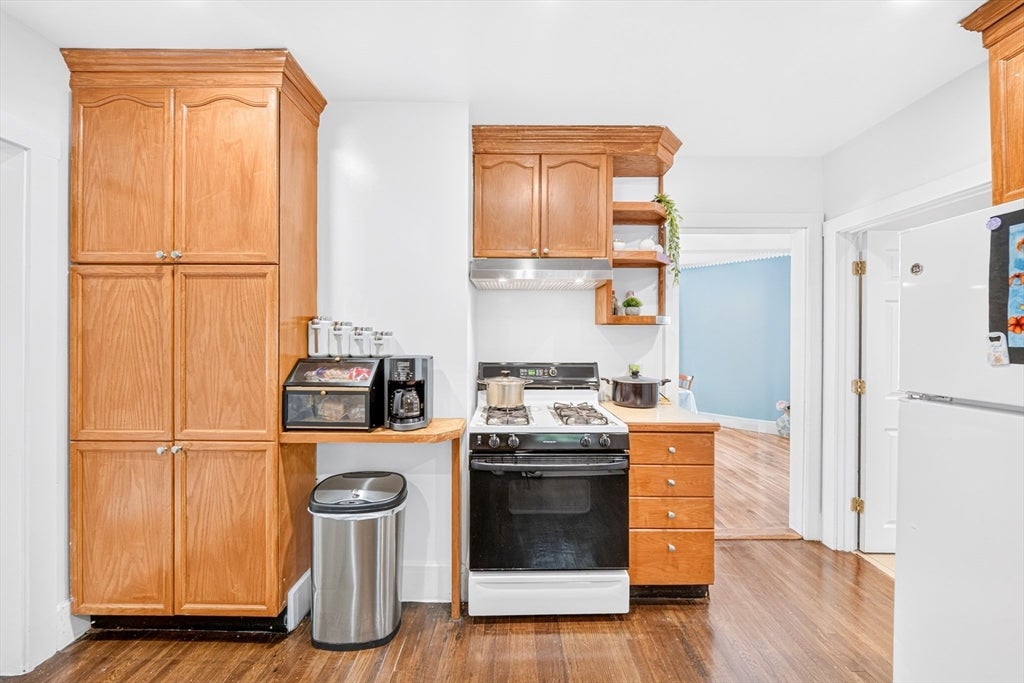 22 Emerson PL, Lynn, MA, 22 Emerson PL, Lynn, MA Photo #7