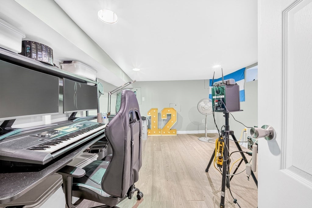22 Emerson PL, Lynn, MA, 22 Emerson PL, Lynn, MA Photo #16