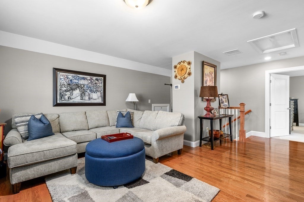 637 Gifford St #15B, Falmouth, MA Photo #17