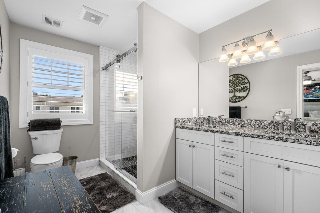 637 Gifford St #15B, Falmouth, MA Photo #15