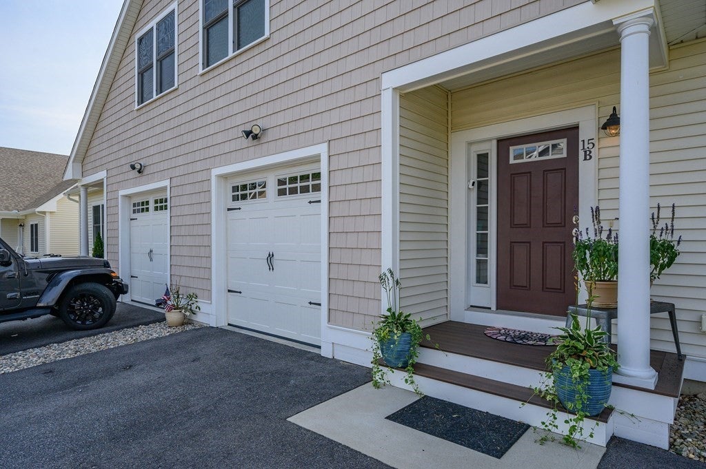 637 Gifford St #15B, Falmouth, MA Photo #1