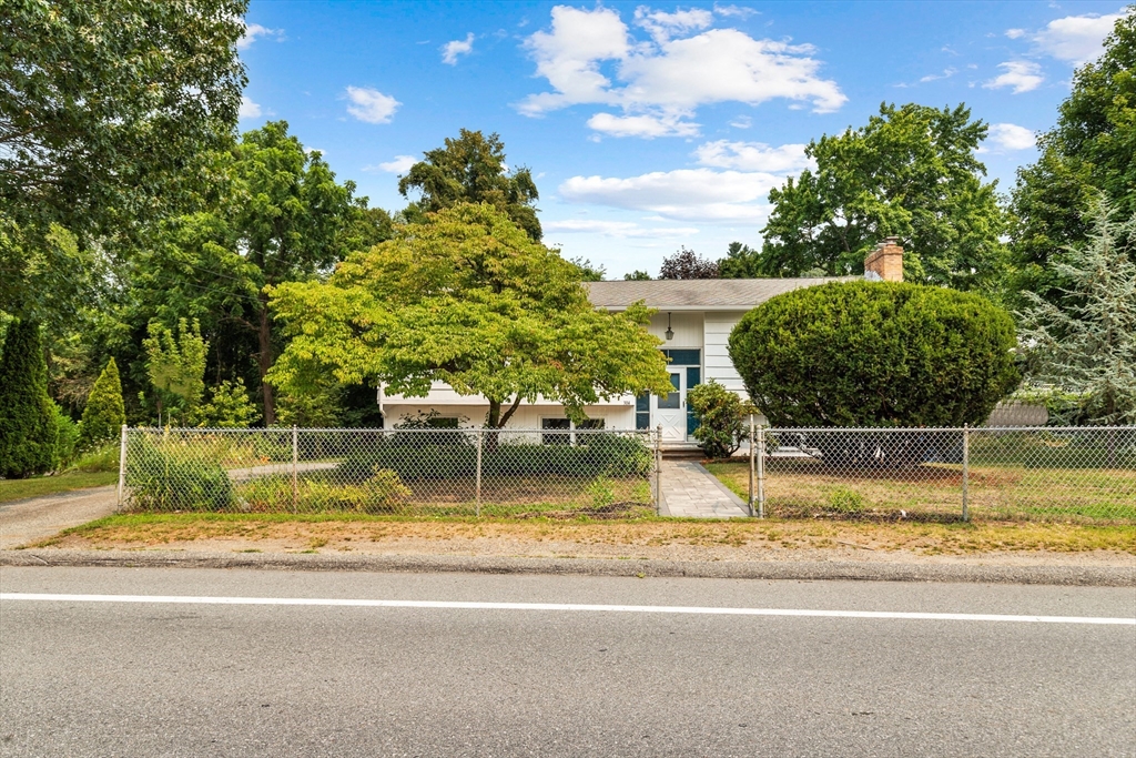 304 Lowell St