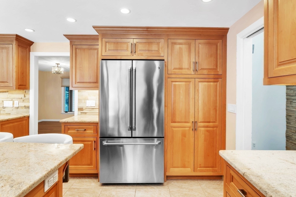 Longmeadow, Massachusetts 01106, United States, 5 Bedrooms Bedrooms, ,4 BathroomsBathrooms,Residential,Active,77004