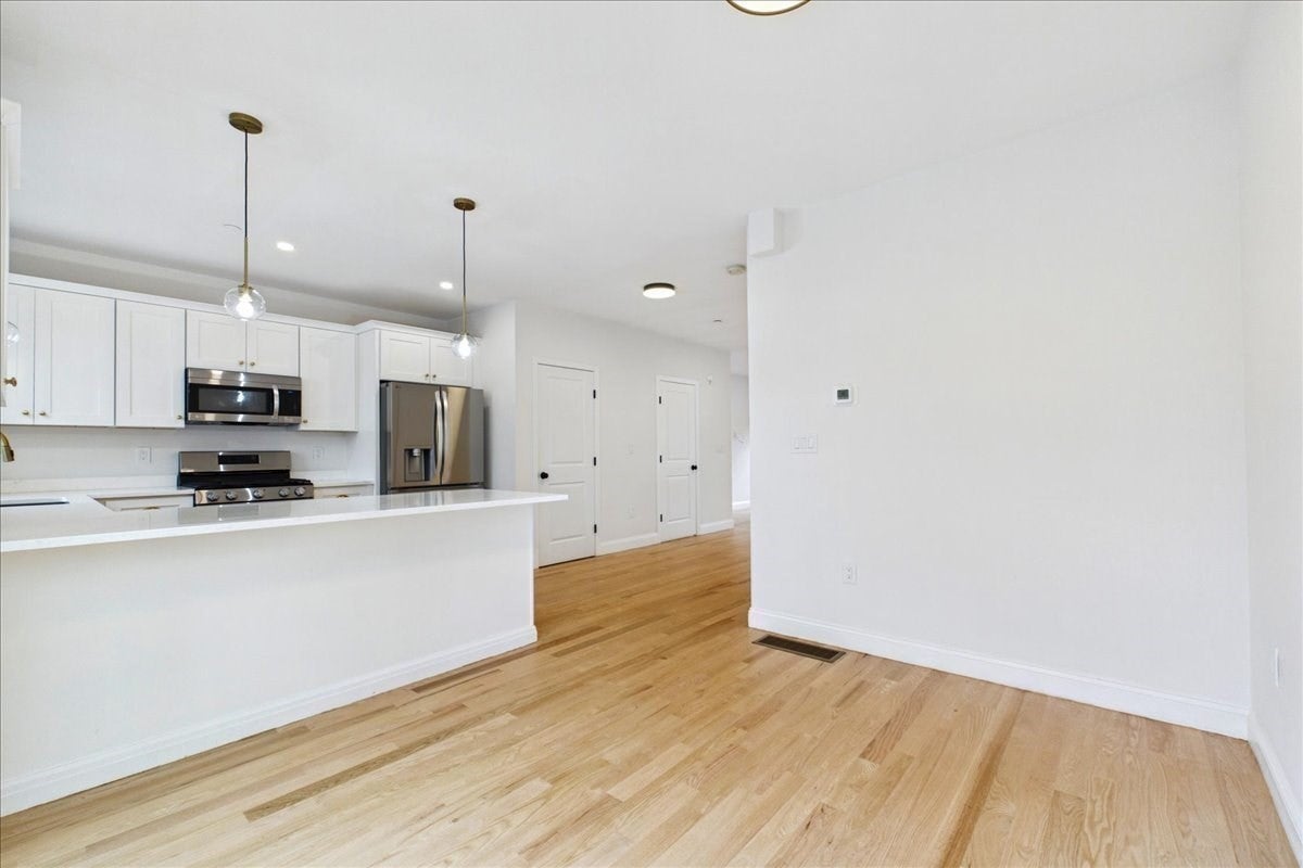 20 Dyer St #20, Rockland, MA Photo #10