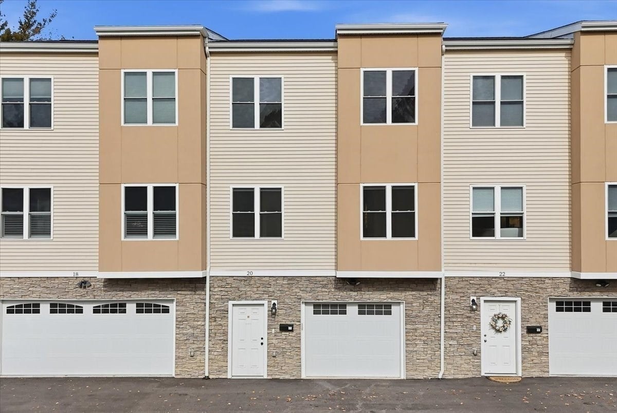 20 Dyer St 20