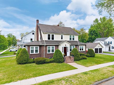 Photo of 46 Hawthorne Street, Longmeadow, MA 01106 (MLS # 73519611)