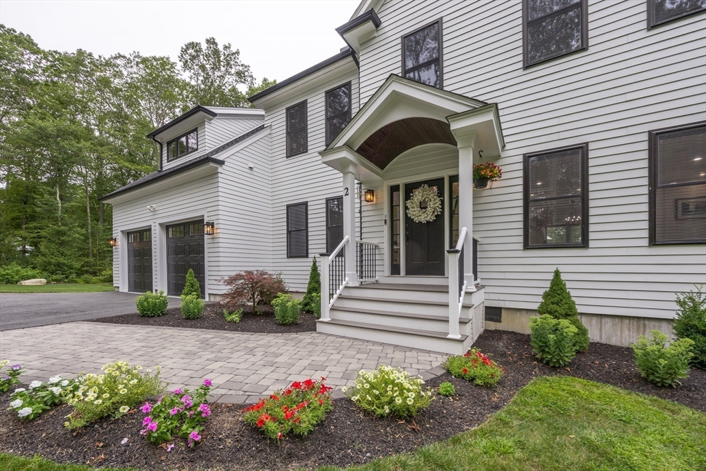 2 Ledgestone Rd
