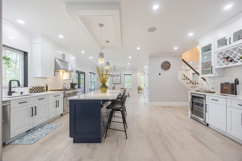 2 Ledgestone Rd