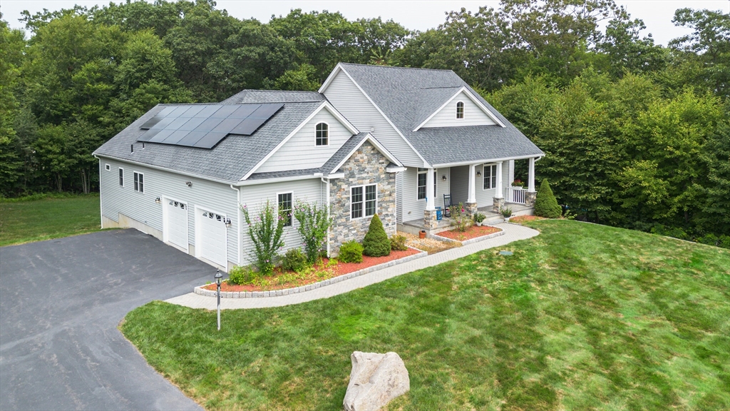 31 Noble St