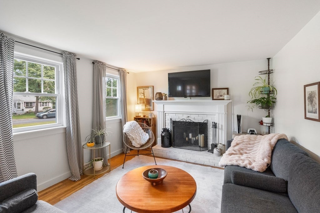 14 Lucas St, Carver, MA Photo #6