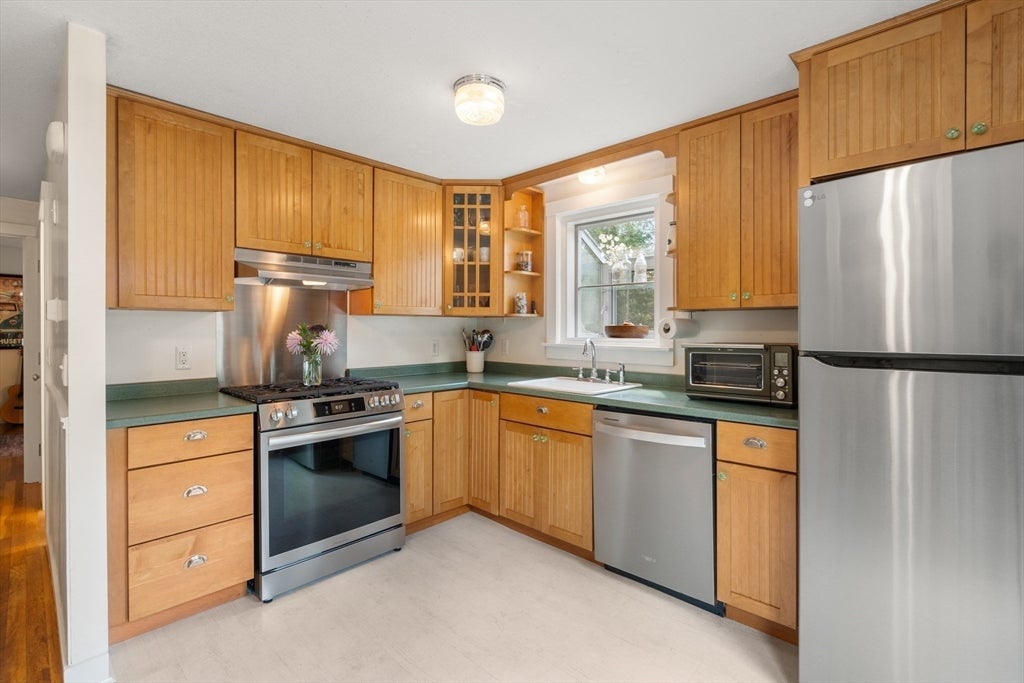 14 Lucas St, Carver, MA Photo #13