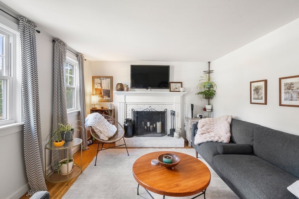 14 Lucas St, Carver, MA Photo #8