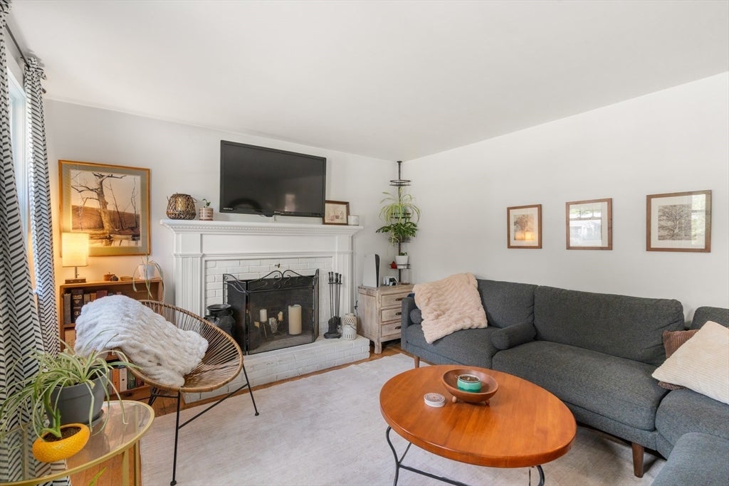 14 Lucas St, Carver, MA Photo #7