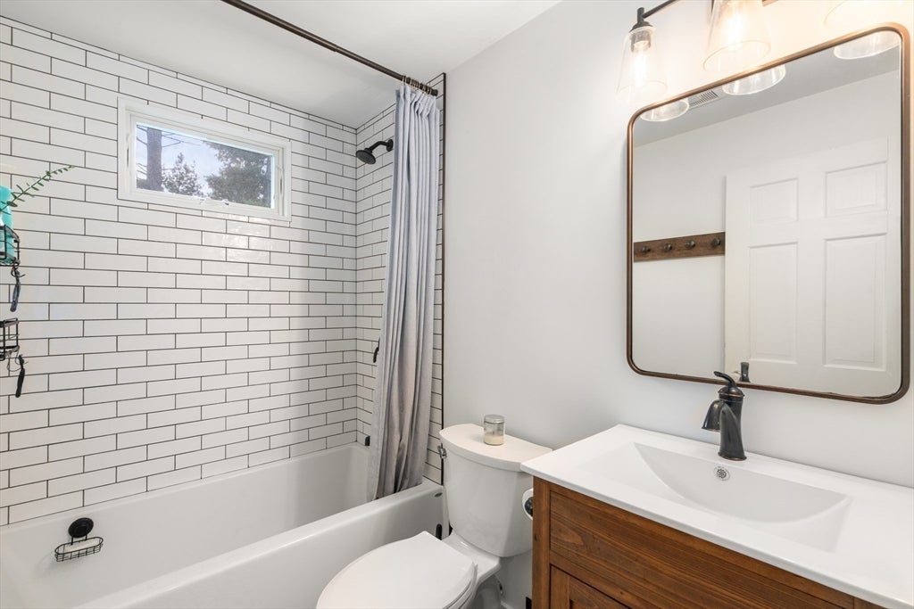 14 Lucas St, Carver, MA Photo #20