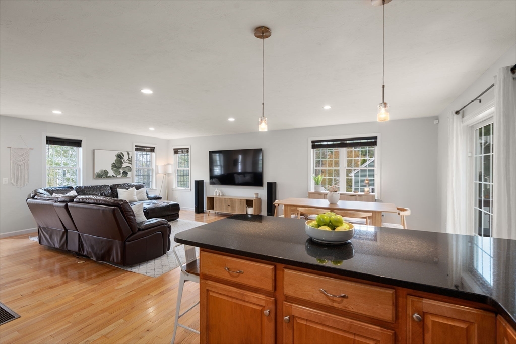 45 Cinnamon Ridge Cir, Middleboro, MA Photo #13