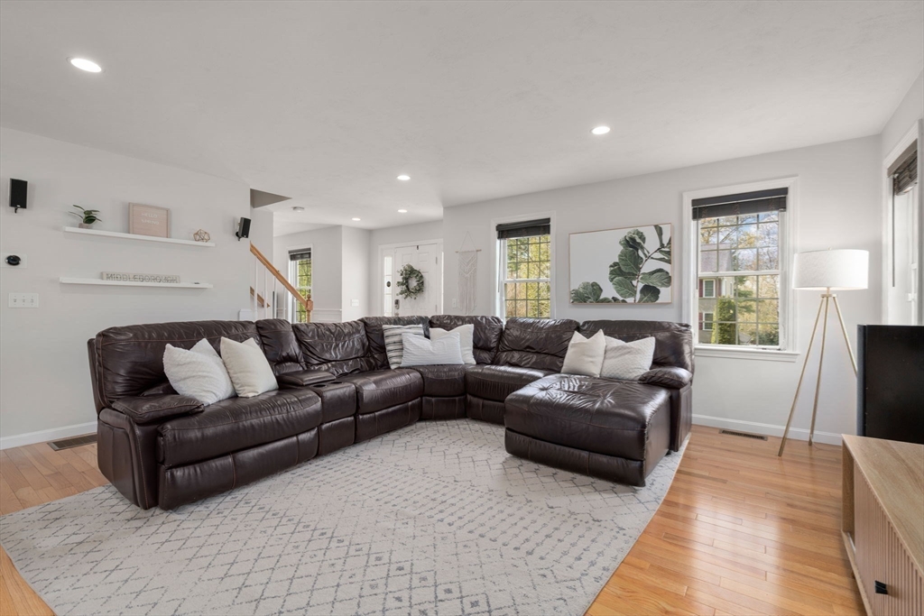 45 Cinnamon Ridge Cir, Middleboro, MA Photo #7