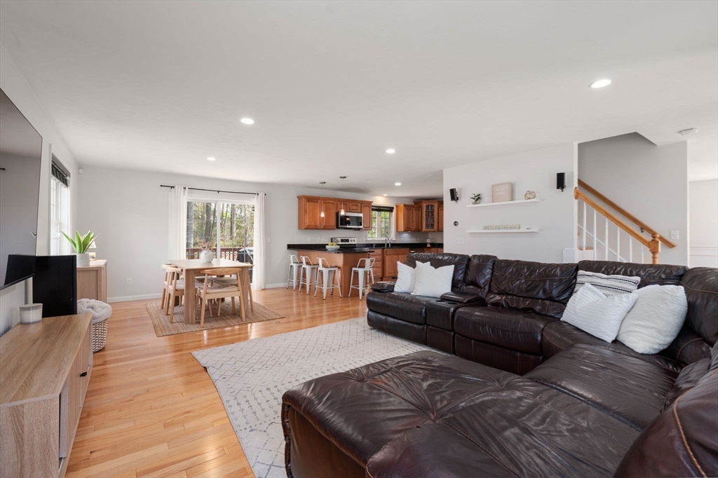 45 Cinnamon Ridge Cir, Middleboro, MA Photo #9