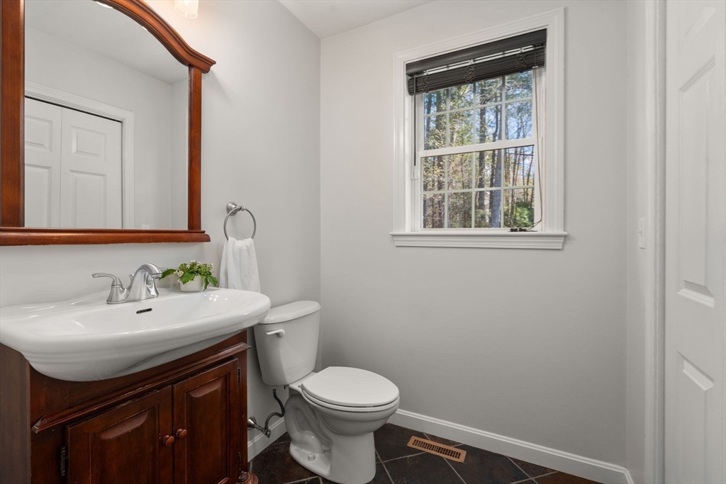 45 Cinnamon Ridge Cir, Middleboro, MA Photo #16