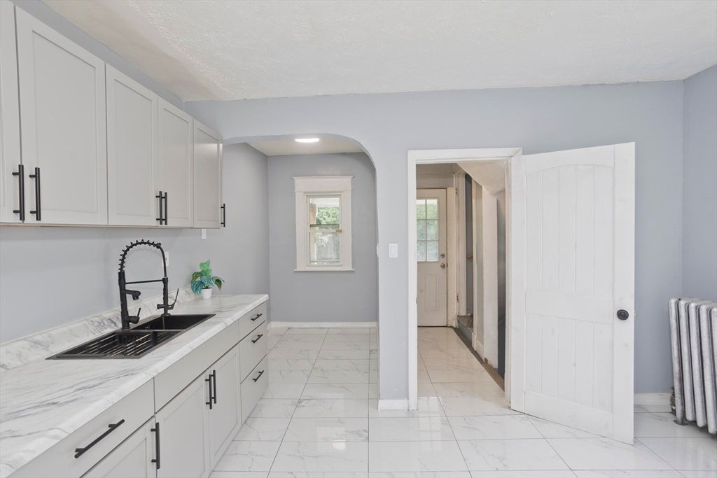 239-241 Oak Grove Ave, Springfield, MA Photo #7