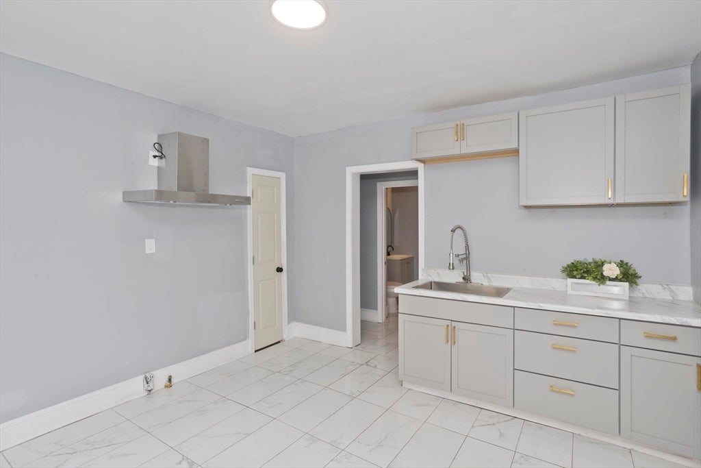 239-241 Oak Grove Ave, Springfield, MA Photo #6