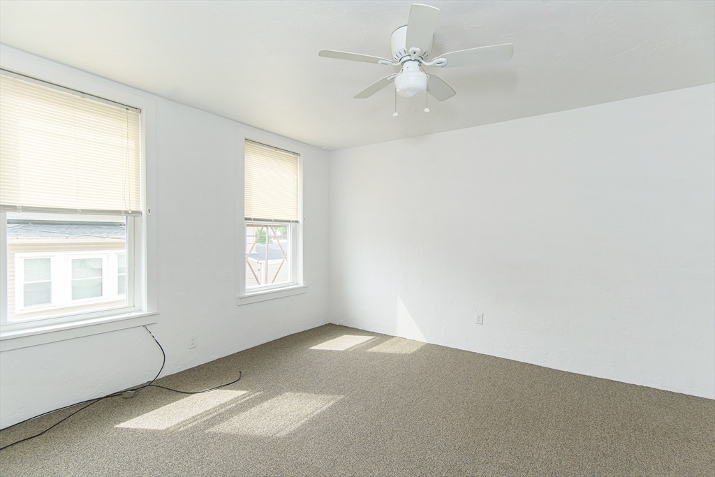 Webster, Massachusetts 01570, United States, 1 Bedroom Bedrooms, ,1 BathroomBathrooms,Residential,Active,207608