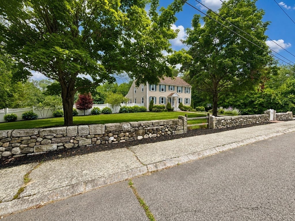 Photo of 10 Stoneybrook Drive, Bridgewater, MA 02324 (MLS # 73555885)