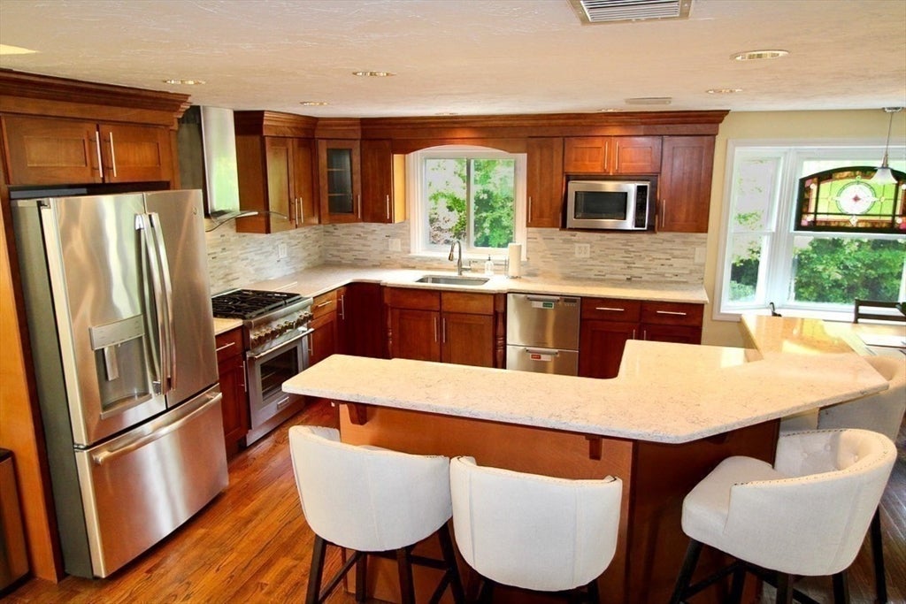 10 Stoneybrook Drive