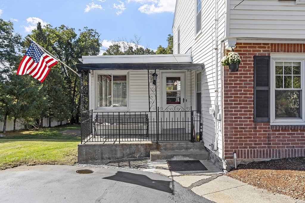 256 Massasoit Rd