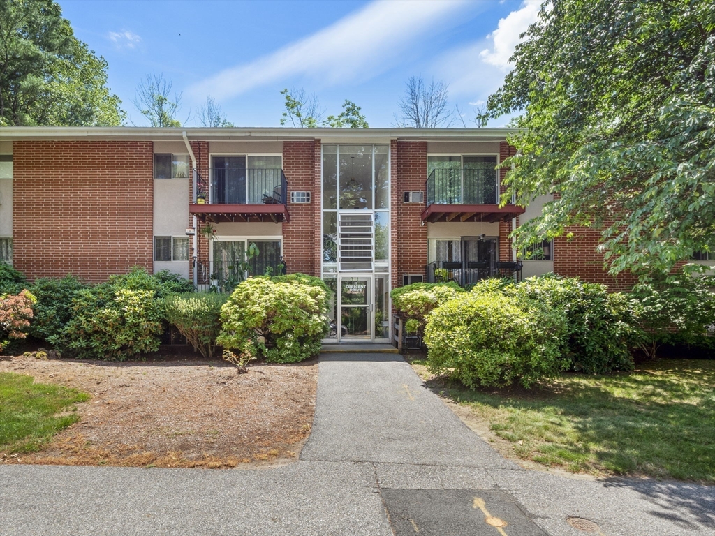 11 Crescent Dr 8
