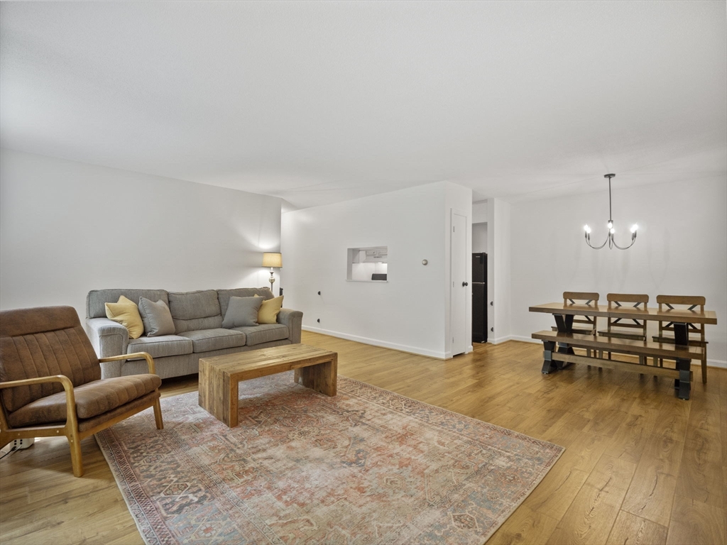 11 Crescent Dr 8