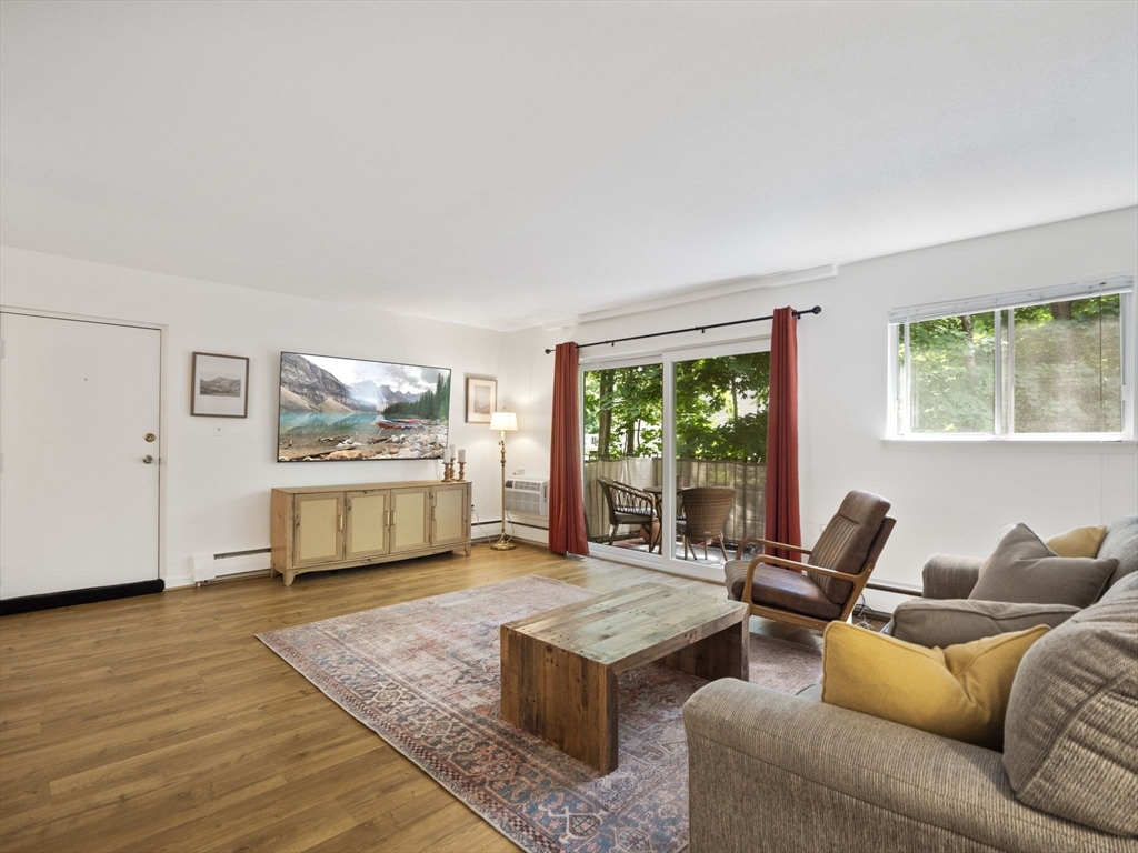 11 Crescent Dr 8